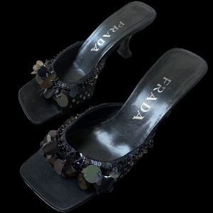 Vintage early 2000’s Prada Kitten Heels